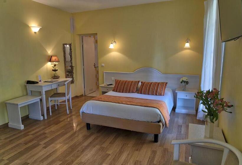 Семейный Номер, Auberge Les Oliviers