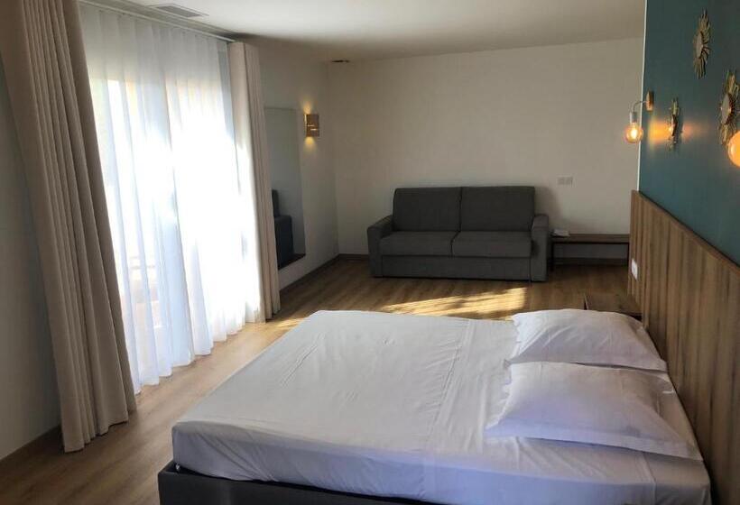 정원 전망 4인용 스탠다드 룸, Auberge Les Oliviers