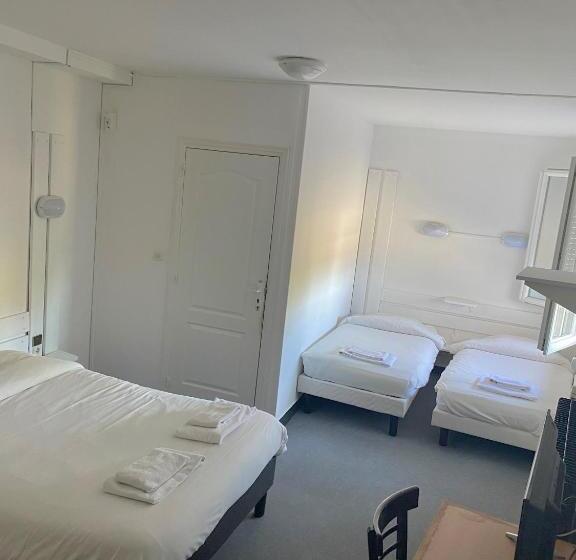 غرفة قياسية رباعية, Du Centre Lucé Chartres