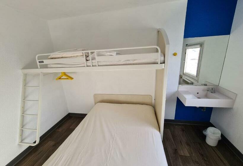 标准三人间共用浴室, F1 Pontarlier