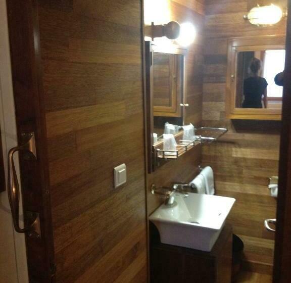 غرفة قياسية مطلّة علي البحر, Hôtel Kermor