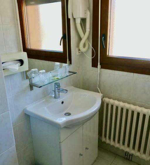 חדר סטנדרט, Hôtel Le Blainon