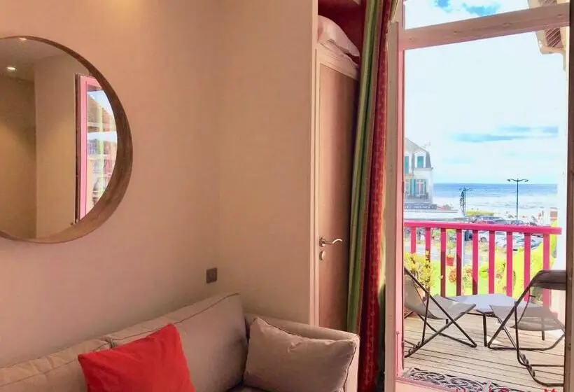 オーシャンビュースイート, Outremer Villa Le Couchant