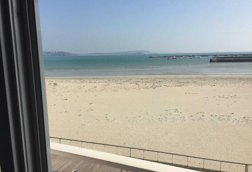 オーシャンビュースタンダードルーム, Hôtel & Restaurant De La Plage