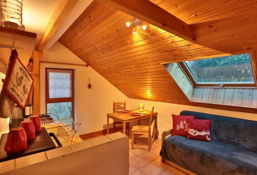 标准三人间, Hôtel Restaurant Gîtes Les 5 Saisons