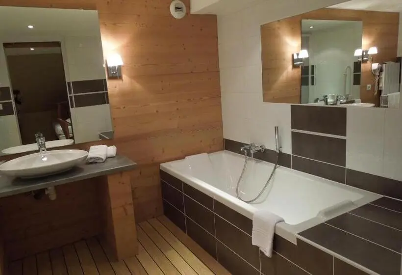 デラックストリプルルーム, Hôtel Saint Pierre