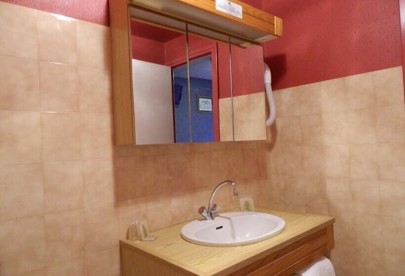 스탠다드 룸, Logis Hôtel L Elancèze