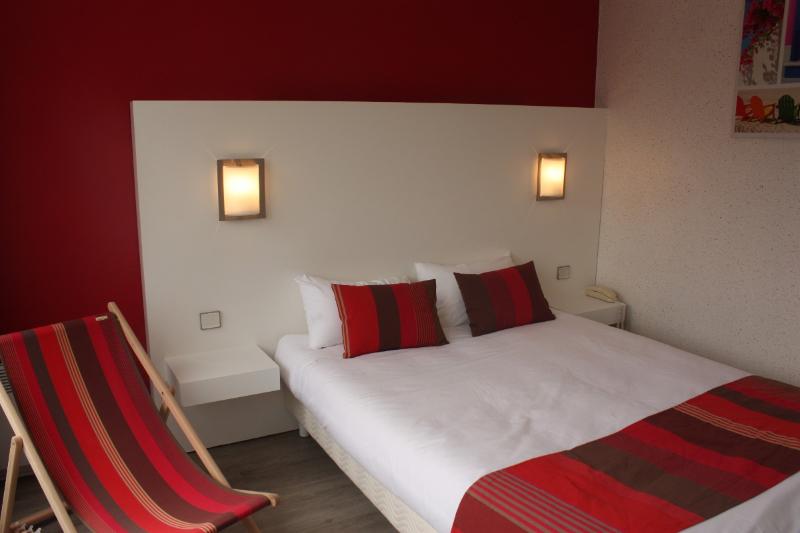 Четырехместный Номер Стандарт, Latitude Ouest Hotel Restaurant & Spa