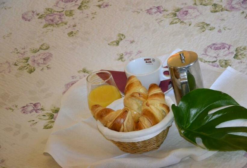 家庭间, Lerie De L'esplanade