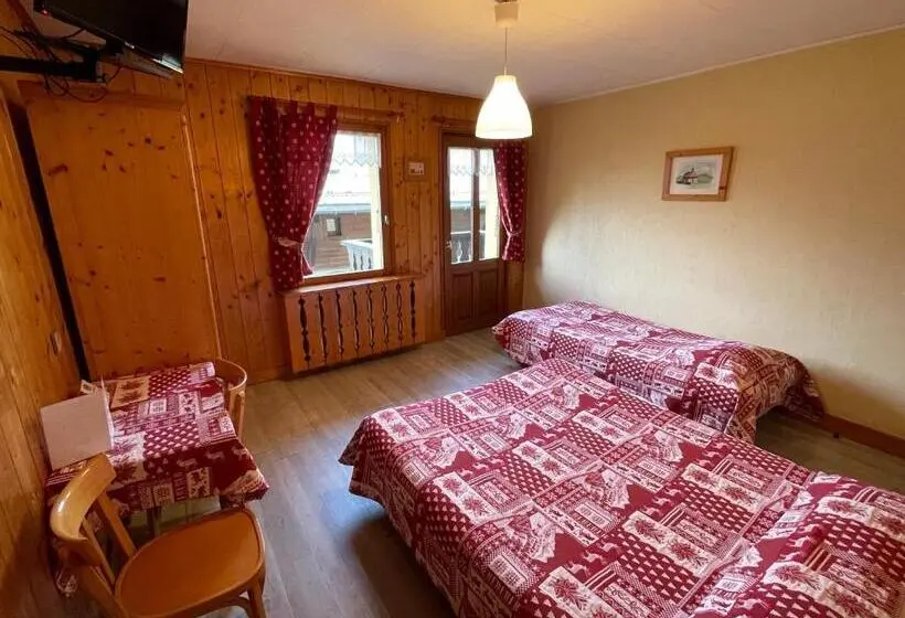 Standard Kolmen Hengen Huone, Les Granits
