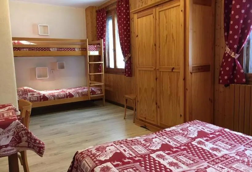 Standard Neljän Hengen Huone, Les Granits