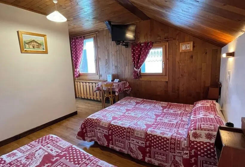Standard Kolmen Hengen Huone, Les Granits