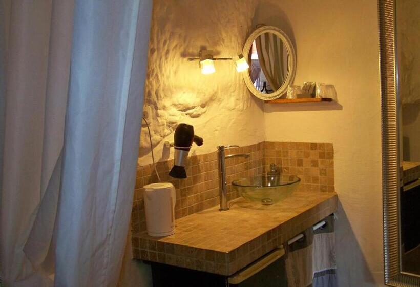 コンフォートルーム, Logis Hôtels Troglododo