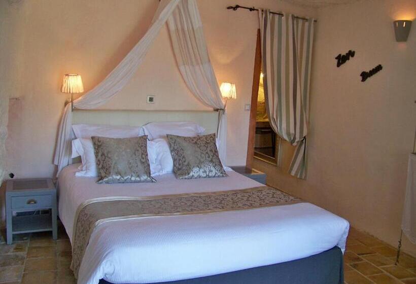 コンフォートルーム, Logis Hôtels Troglododo