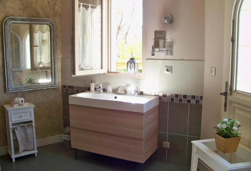 スーペリアールーム, Logis Hôtels Troglododo