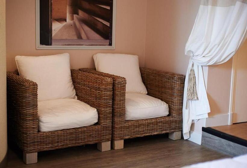 スーペリアールーム, Logis Hôtels Troglododo