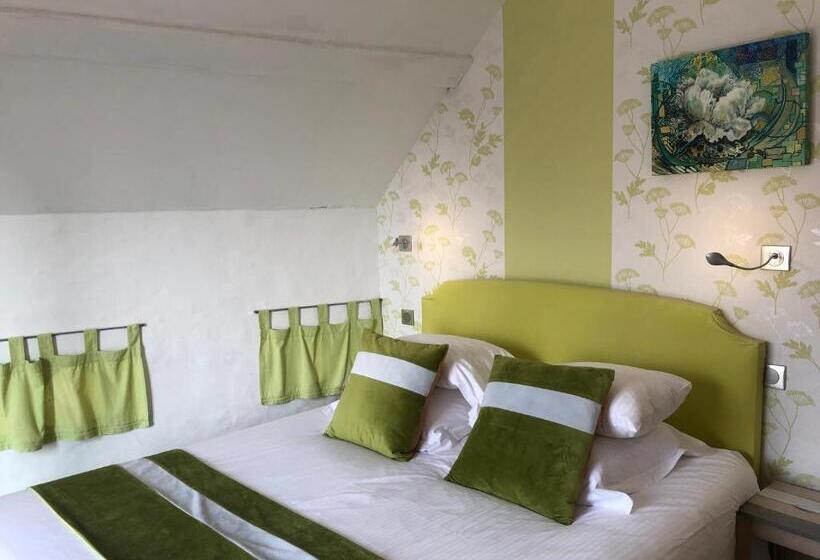 Comfort room with terrace, Logis Hôtels Troglododo