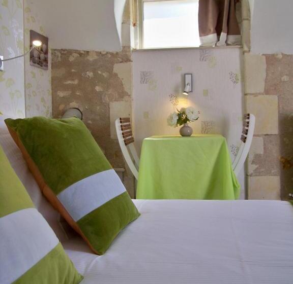 Comfort room with terrace, Logis Hôtels Troglododo