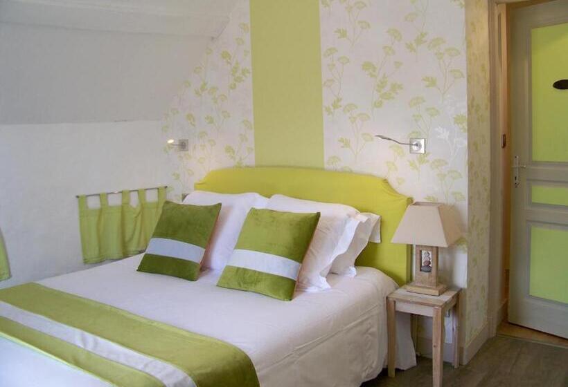 Comfort room with terrace, Logis Hôtels Troglododo