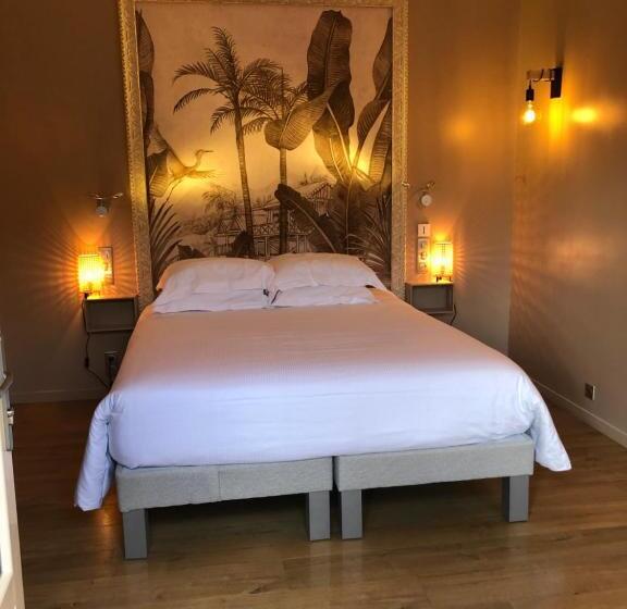 プールビュースタンダードルーム, Logis Hôtels Troglododo