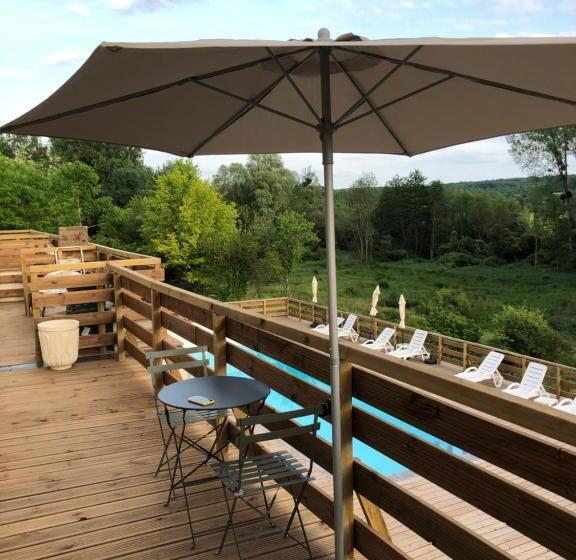 プールビュースタンダードルーム, Logis Hôtels Troglododo