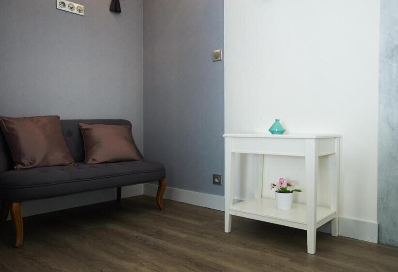 コンフォートルーム, Logis Hôtels Troglododo