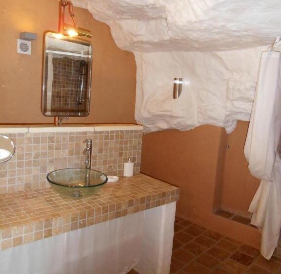 スーペリアールーム, Logis Hôtels Troglododo