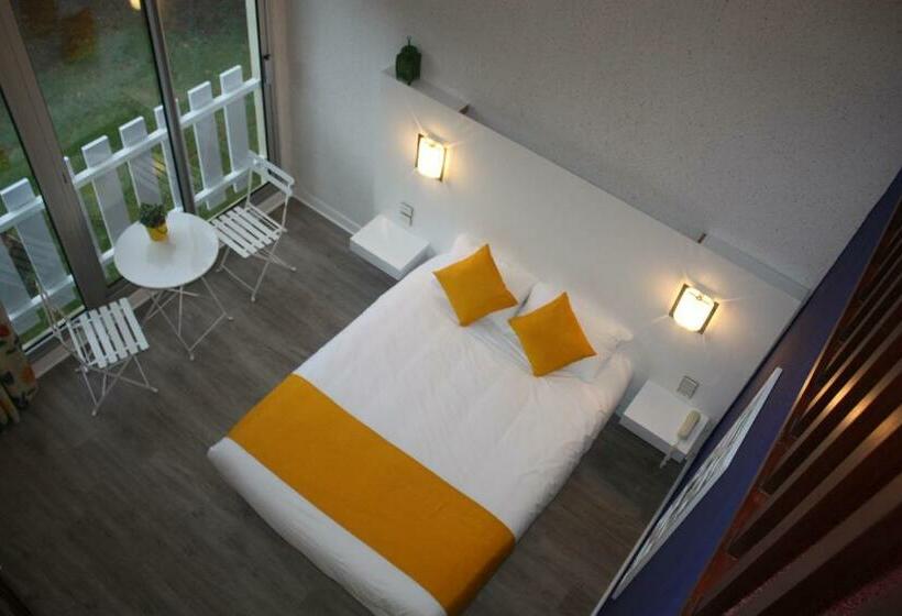 Четырехместный Номер Стандарт, Latitude Ouest Hotel Restaurant & Spa