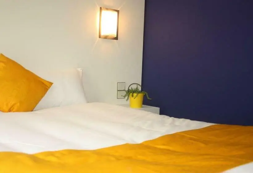 Standard Neljän Hengen Huone, Latitude Ouest Hotel Restaurant & Spa