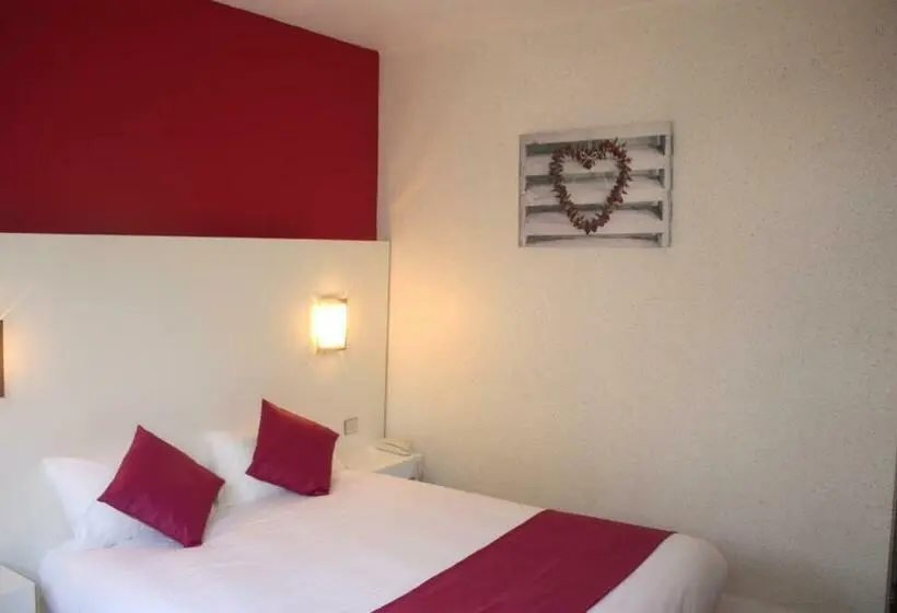 Standard Neljän Hengen Huone, Latitude Ouest Hotel Restaurant & Spa