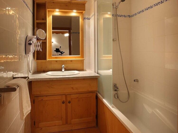 Апартаменты 2 Спальни, Chalet Des Neiges Oz En Oisans