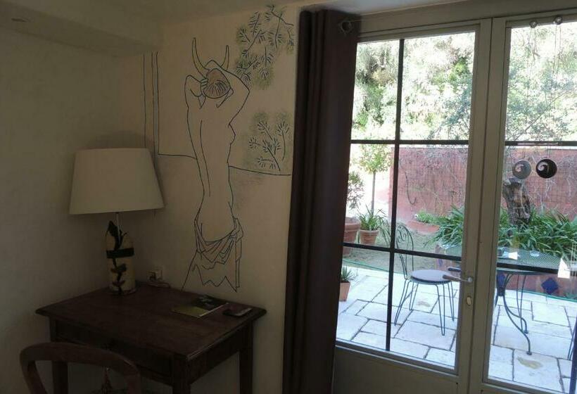 סוויטה, Sous L Olivier