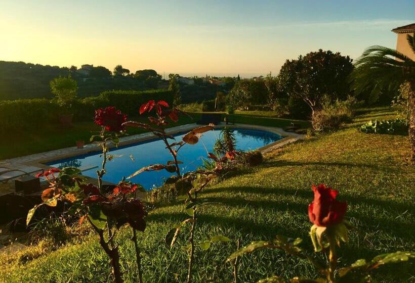 자쿠지 스위트, Villa Antoline