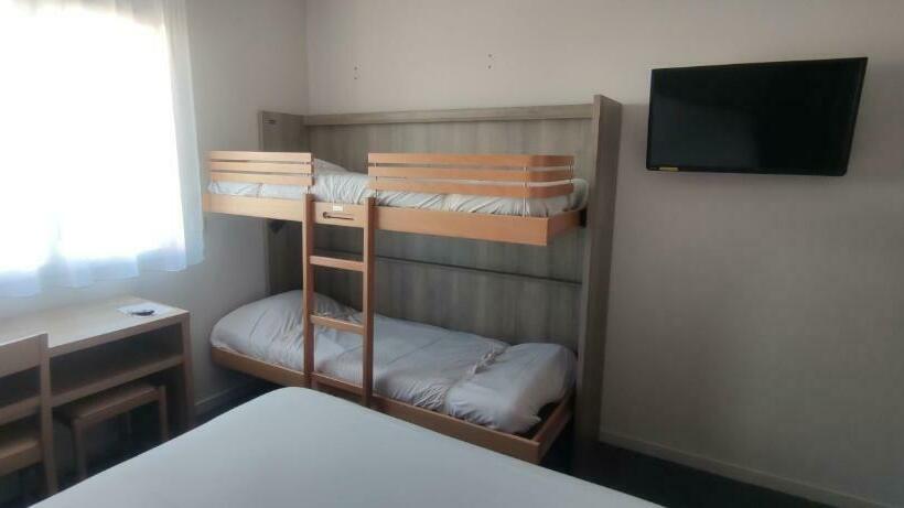 חדר פרמיום לארבעה, Fasthotel Laval