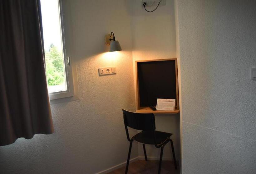 חדר סטנדרט, Cat