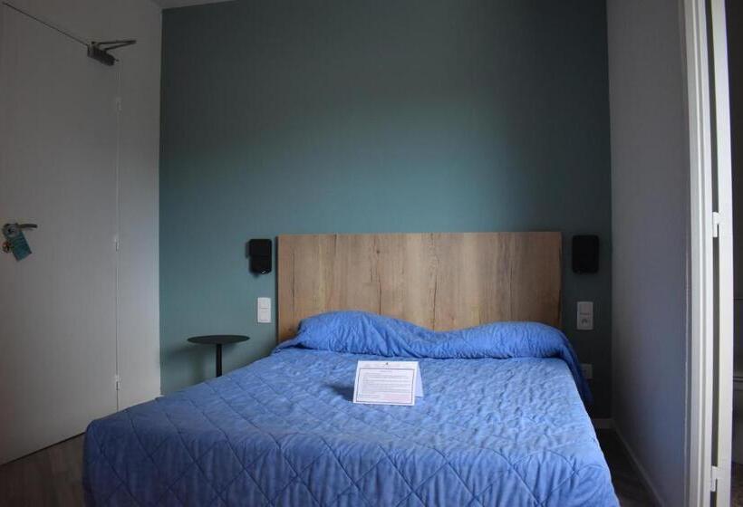 غرفة قياسية ثلاثية, Cat