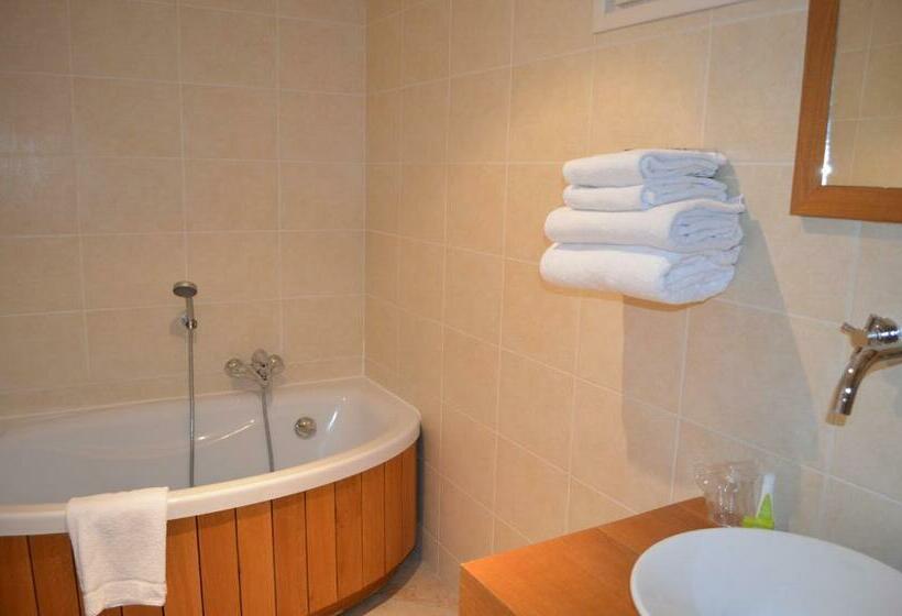 غرفة قياسية, De Bourgogne