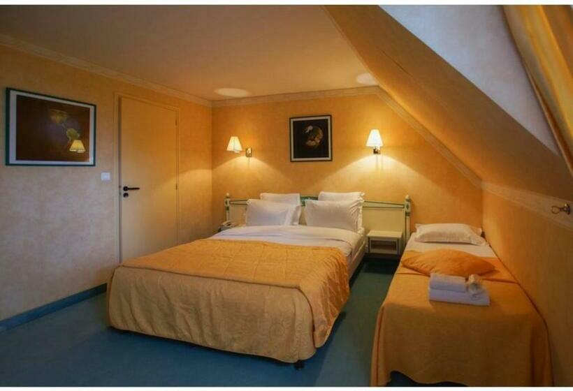 Номер Стандарт Трехместный, De La Tour