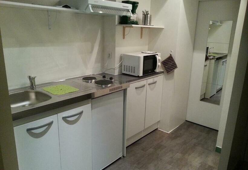 Апартаменты 1 Спальня, De La Tour