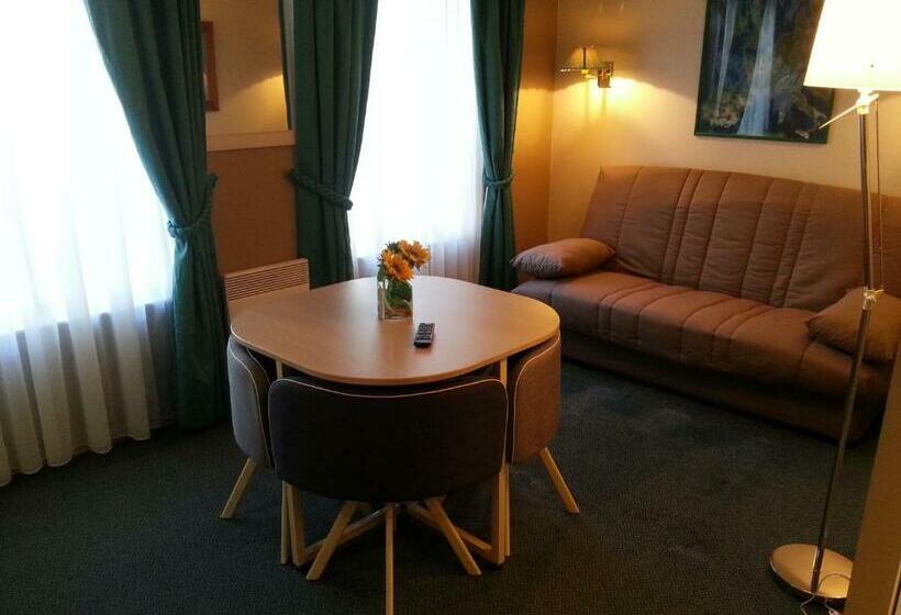 Апартаменты 1 Спальня, De La Tour