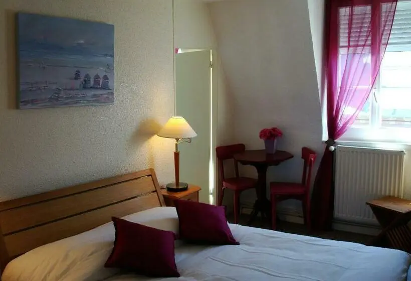 Standard-huone, Des Falaises