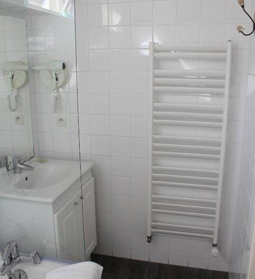 スーペリアールーム, Des Falaises