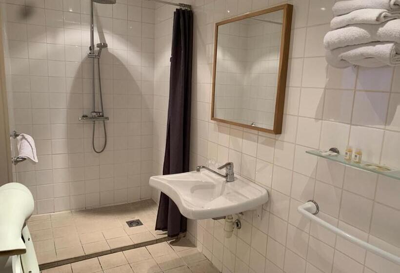 スタンダードルーム, Des Falaises