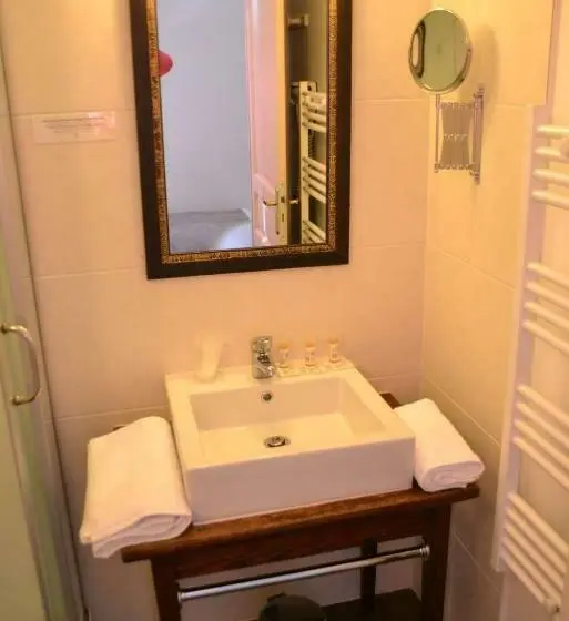 コンフォートトリプルルーム, Domaine De Presle Saumur, The Originals Relais