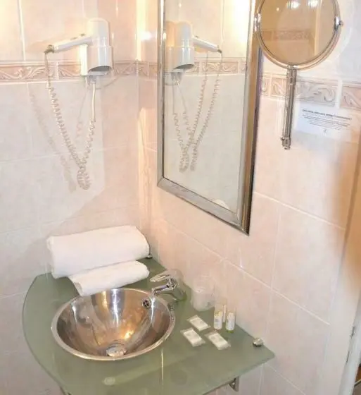 コンフォートトリプルルーム, Domaine De Presle Saumur, The Originals Relais