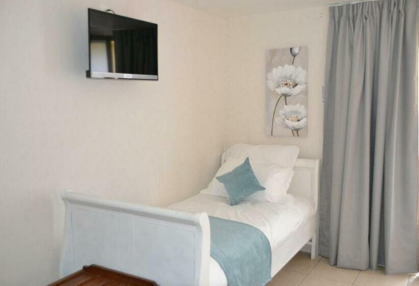 חדר קומפורט לשלושה, Domaine De Presle Saumur, The Originals Relais