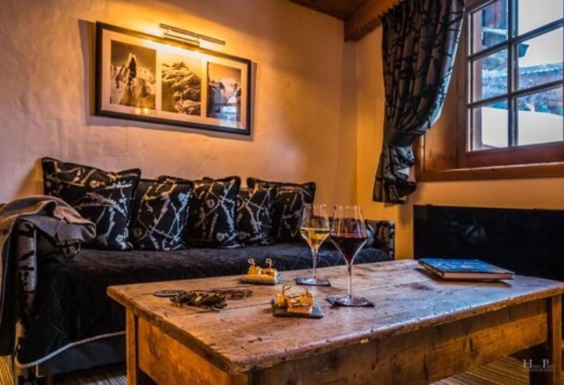 小型套房, Fer A Cheval