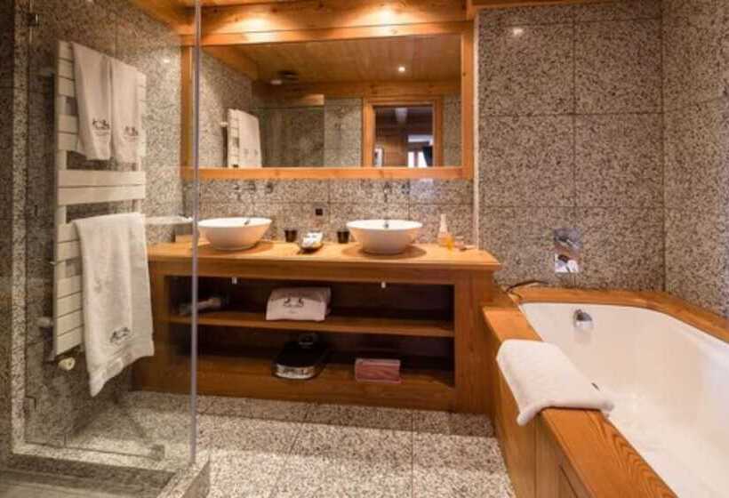 小型套房, Fer A Cheval