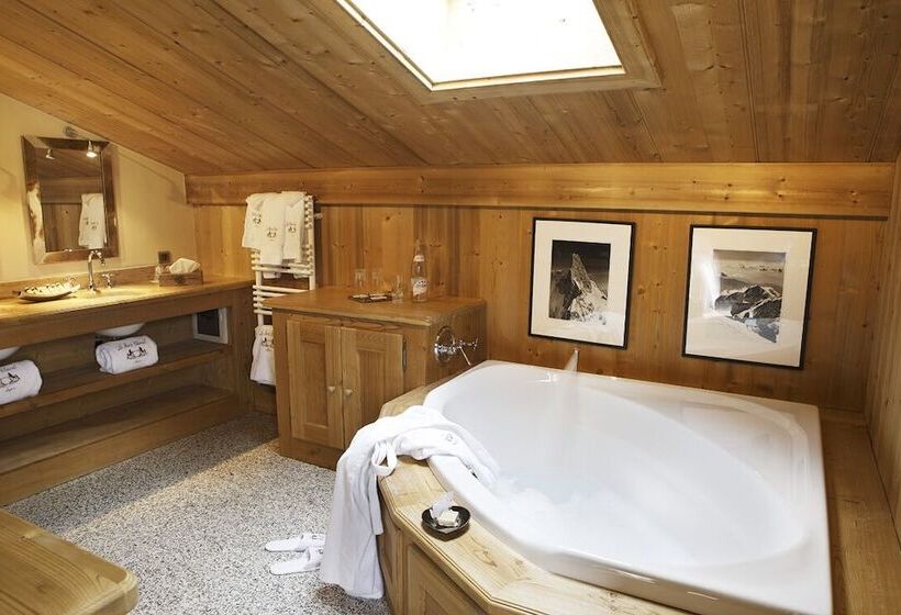 豪华套房, Fer A Cheval