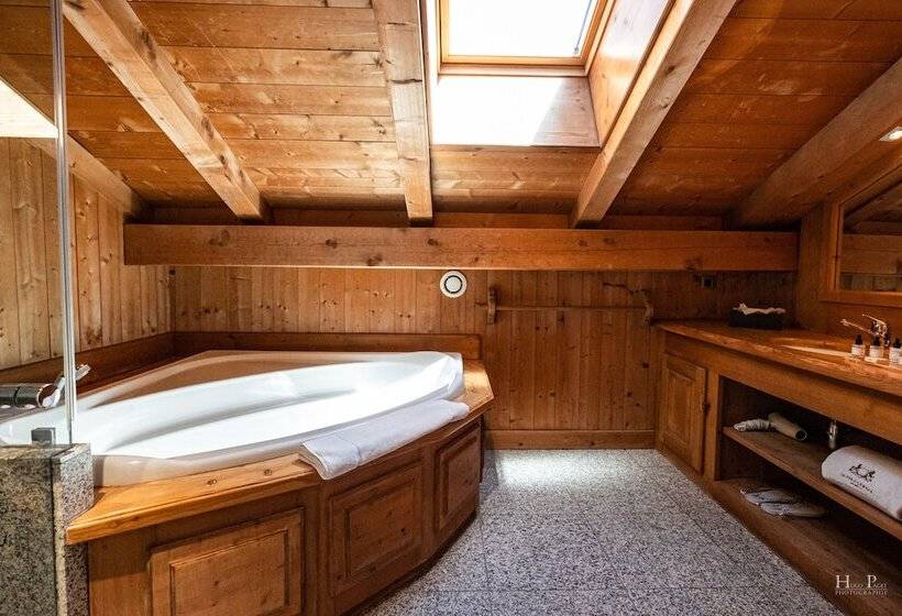 豪华套房, Fer A Cheval